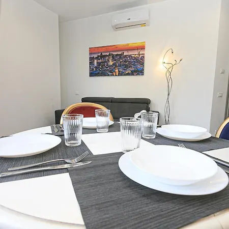 Daire Dclass Acquario White