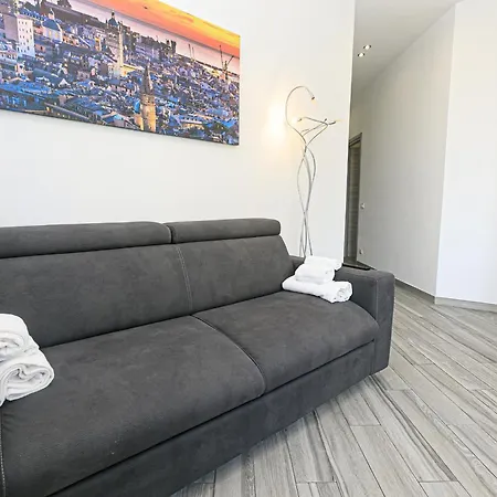 Dclass Acquario White Apartment