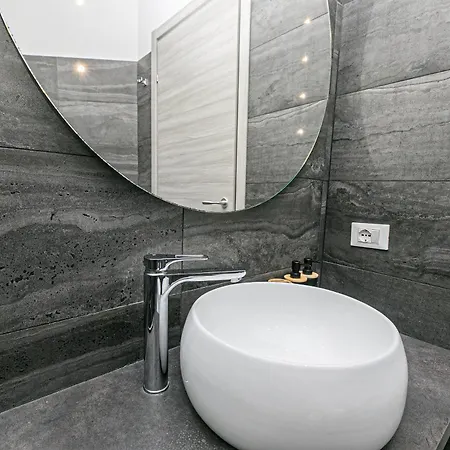 Dclass Acquario White Apartment