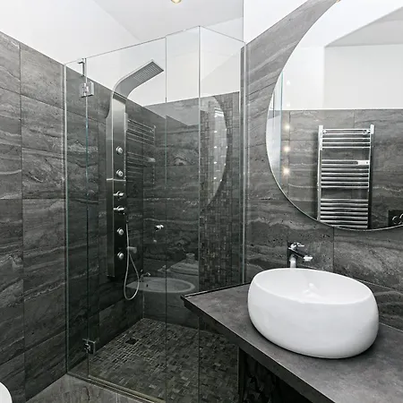 Dclass Acquario White Apartment