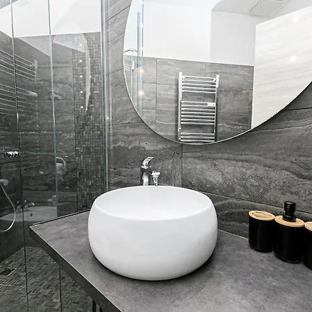 Dclass Acquario White Apartment