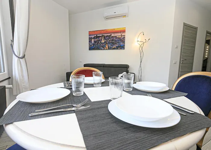 Daire Dclass Acquario White