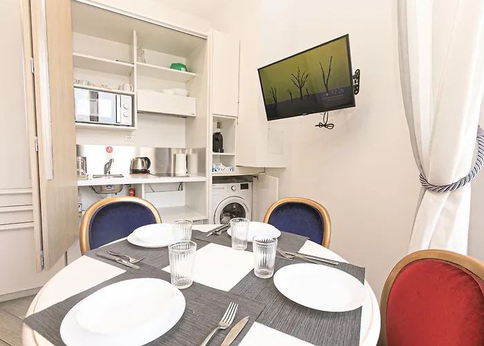 Dclass Acquario White