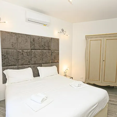 Dclass Acquario White * Genova