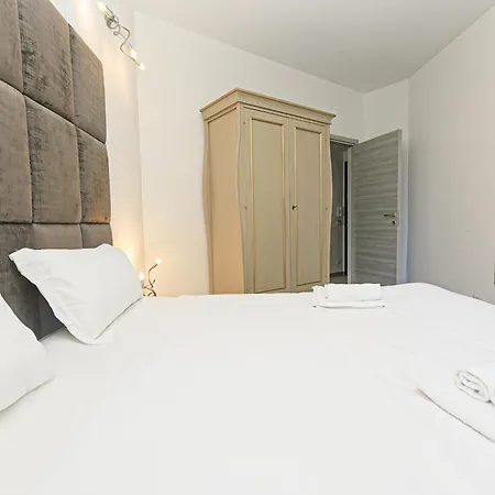 Dclass Acquario White * Genova