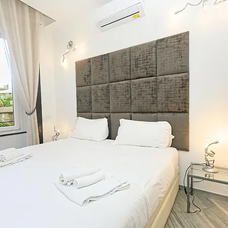 Dclass Acquario White * Genova